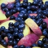 Crumble cu piersici si afine