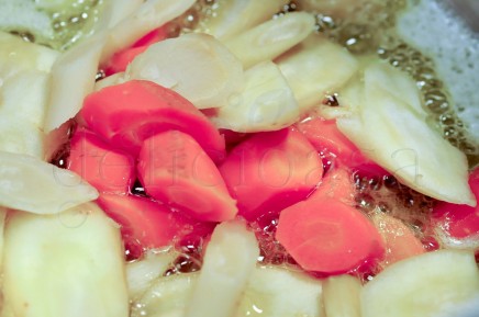 morcov si pastarnac caramelizat (1 of 1) morcov si pastarnac caramelizat 1 of 1 | delicioasa.com