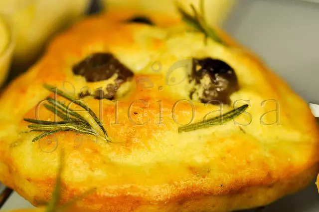 painici cu masline, chevre si rozmarin (6 of 9) painici cu masline chevre si rozmarin 6 of 9 | delicioasa.com