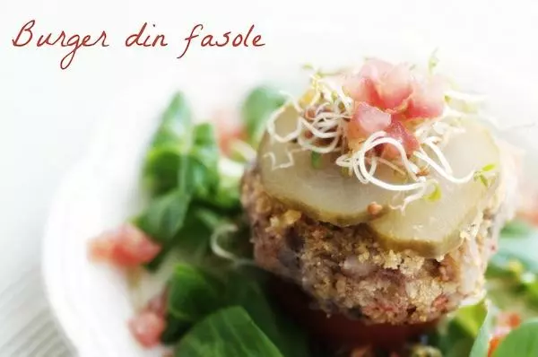burger de fasole 2 copyright Delicioasa comfort living 181 | delicioasa.com