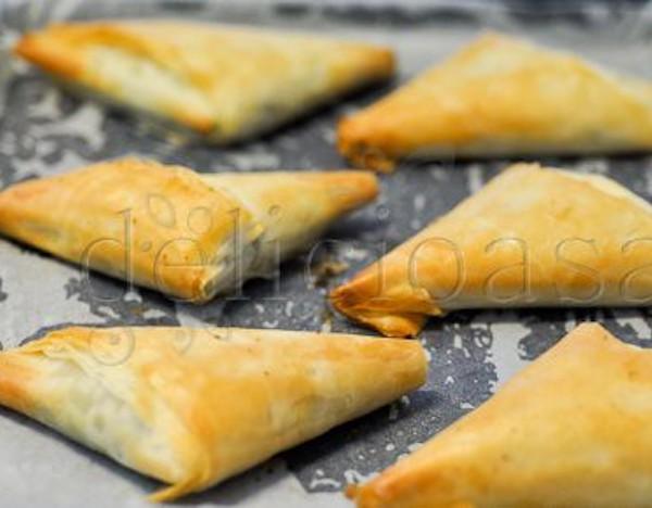 placinta cu spanac, feta si nucsoara: Spanakopita