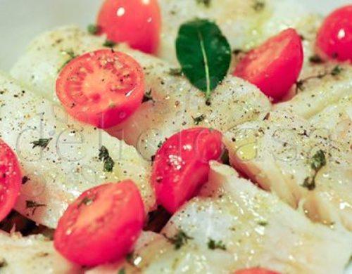 Cod cu sparanghel, rosii cherry si cimbru verde