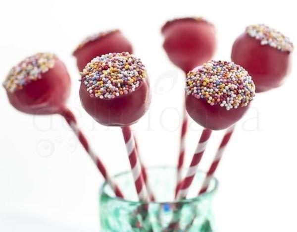 Deli's cake pops la V for verde