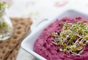 Hummus roz – cu sfecla si vlastari