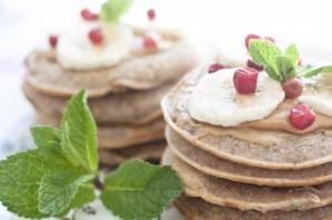 Pancakes cu unt de arahide si banane – vegane/de post